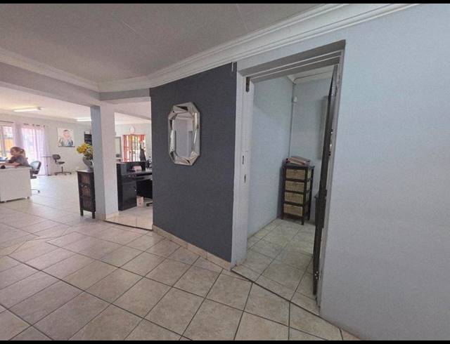 BUSINESS PROPERTY TO RENT IN GARSFONTEIN